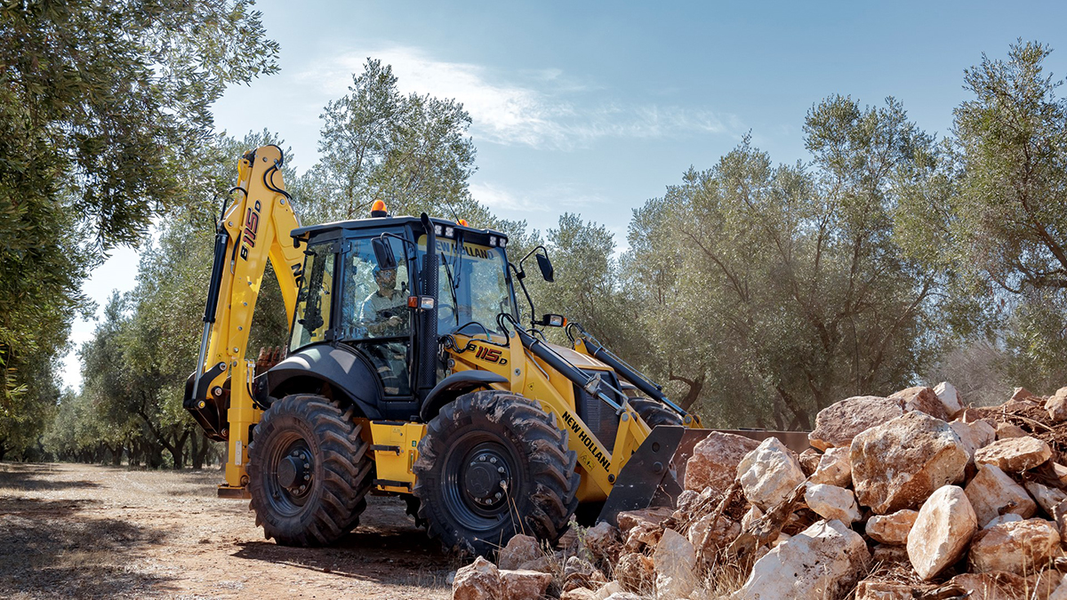 Boost Efficiency with the New Holland Tractor Loader