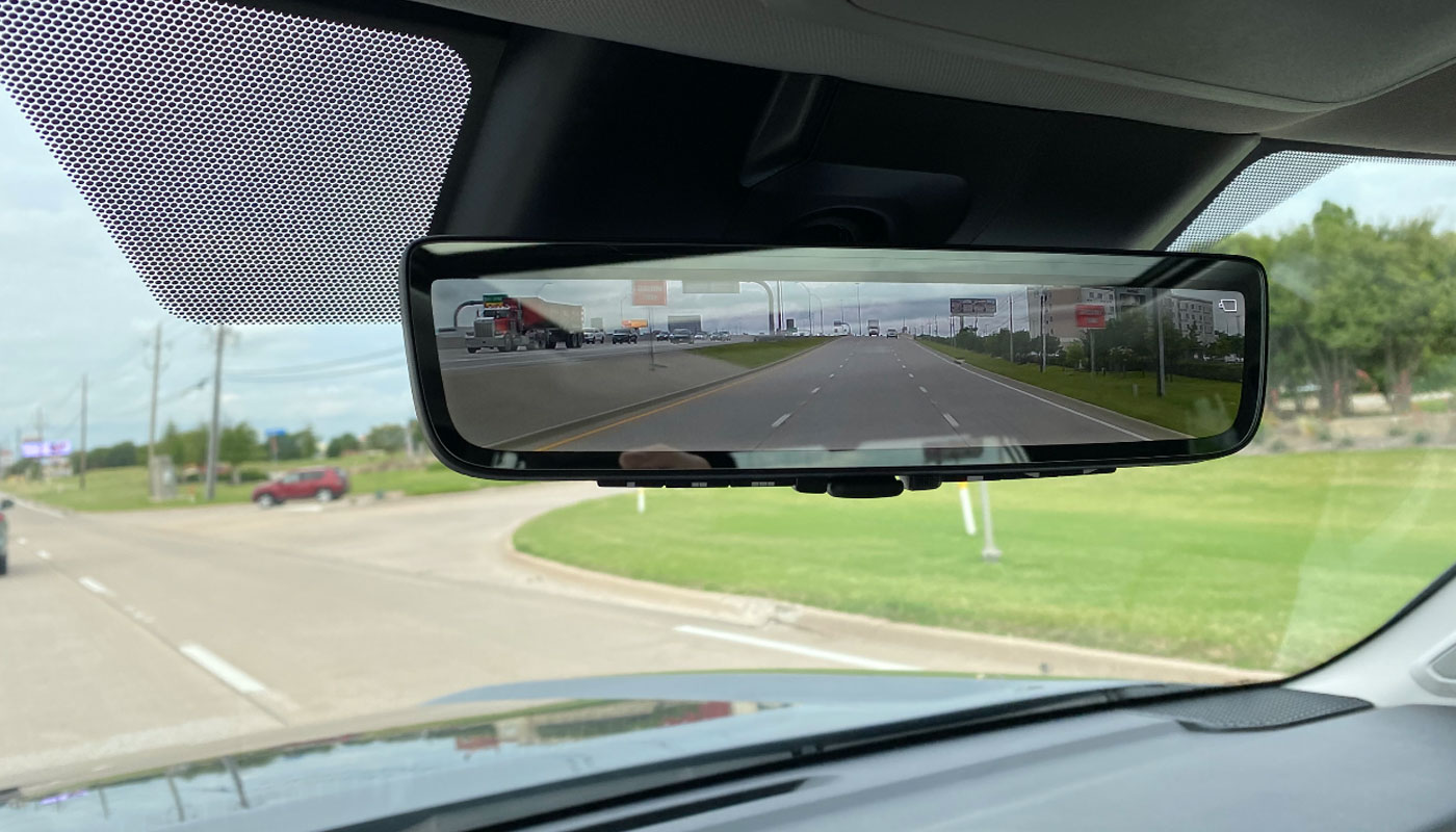 Digital Rear-view Mirror: What Is It And What Are Its Advantages?