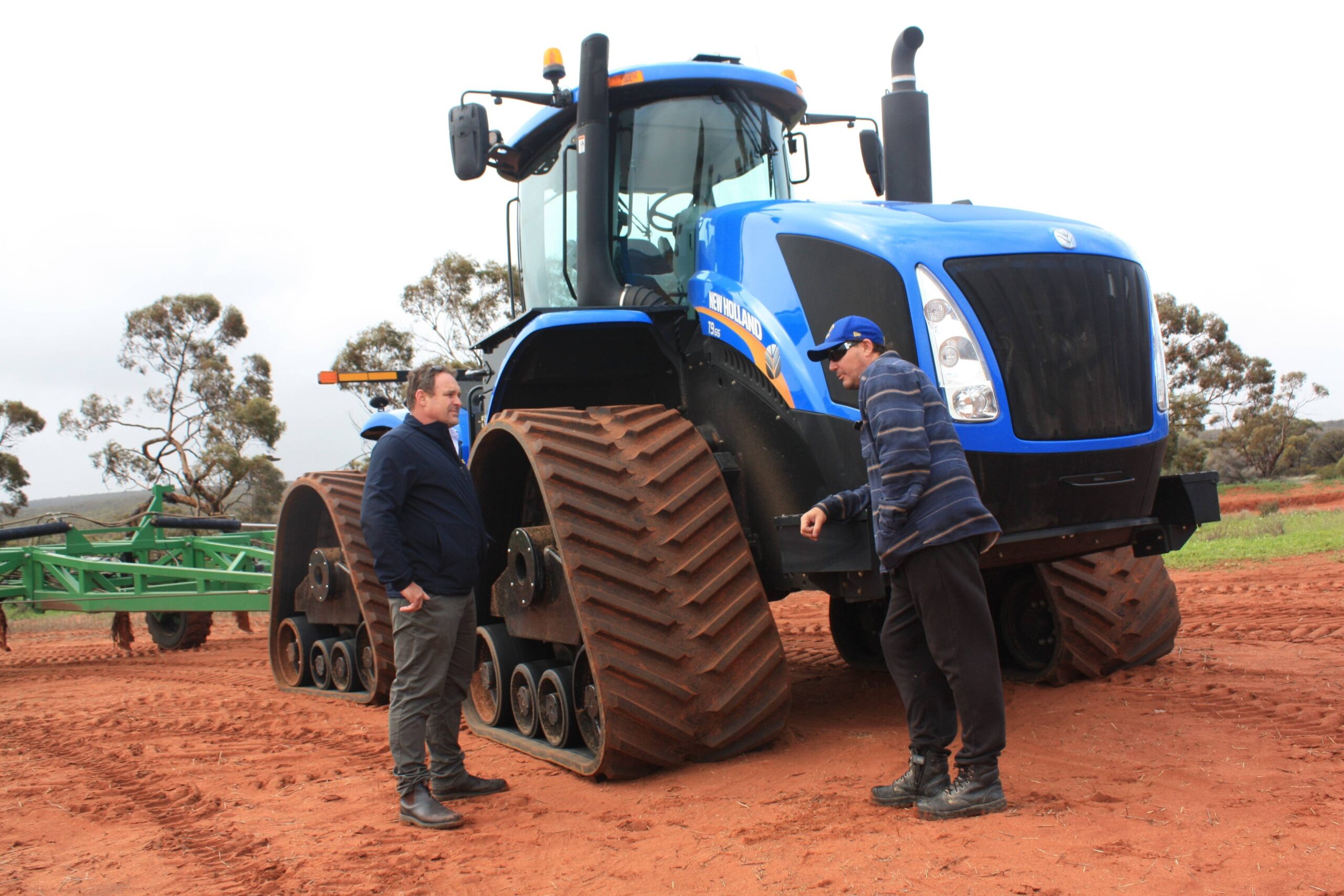 Enhance Performance: New Holland Tractor with Tracks Unveiled